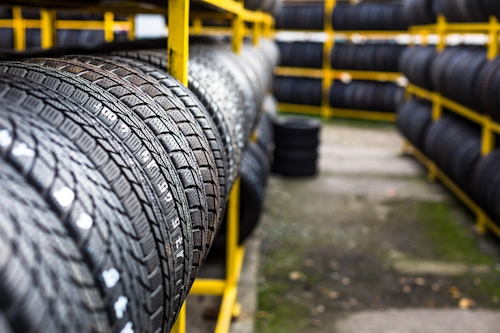 How to Store Seasonal Tires Properly: Conditions, Labels, and Packaging