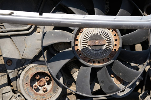 Overheating in Traffic: Fans, Cap, and Radiator—What to Check First