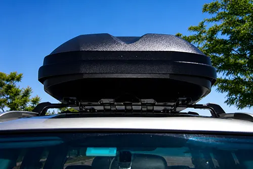 Roof Box Lid Won’t Latch Evenly: Hinge Twist, Seal Compression, or Overpacked Load?