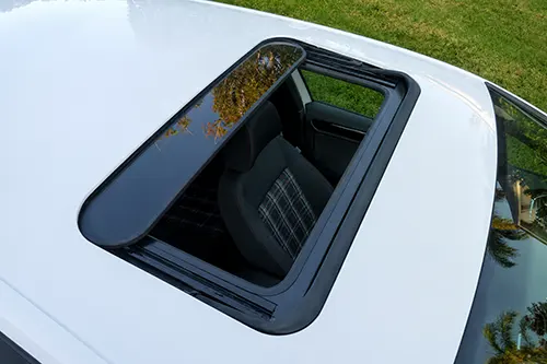 Sunroof Drain Is Clear but Carpet Is Wet: Cassette Seal, Door Membrane, or Hidden Overflow Path?