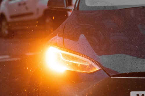 Why Is My Turn Signal Blinking Like a Frenzied Firefly? Diagnosing Hyper-Flashing
