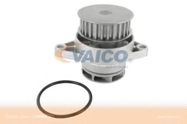 V10-50056 VAICO Water Pump
