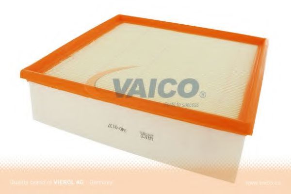 V40-0137 VAICO Air Filter