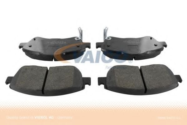V70-0056 VAICO Brake Pad Set, disc brake
