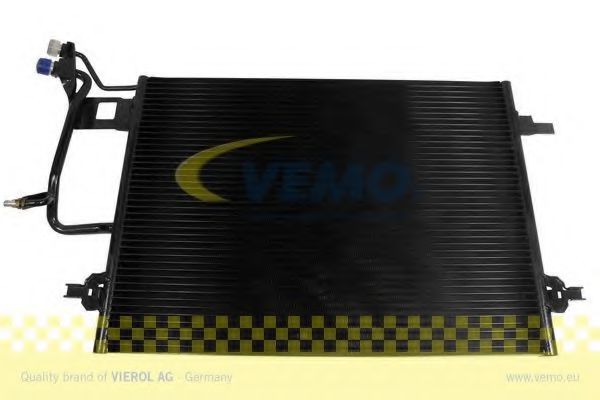 V15-62-1026 VEMO Condenser, air conditioning