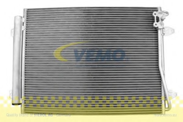 V15-62-1029 VEMO Condenser, air conditioning