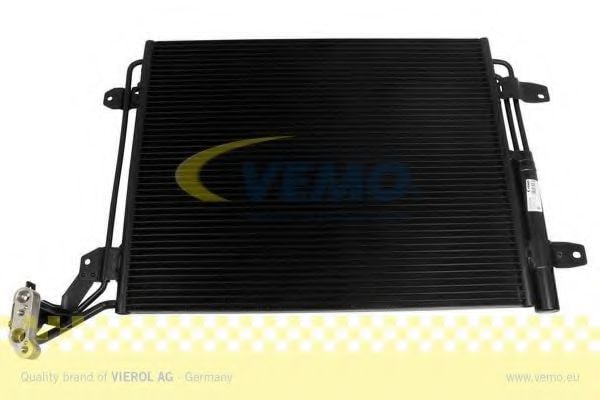 V15-62-1038 VEMO Condenser, air conditioning