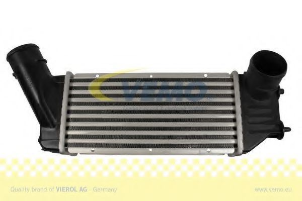V22-60-0006 VEMO Air Supply Intercooler, charger