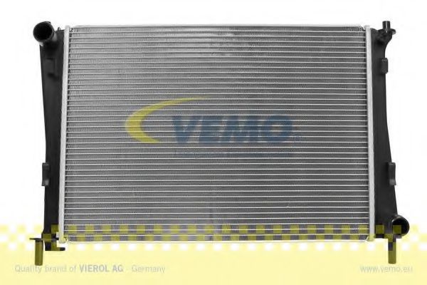 V25-60-0018 VEMO Cooling System Radiator, engine cooling