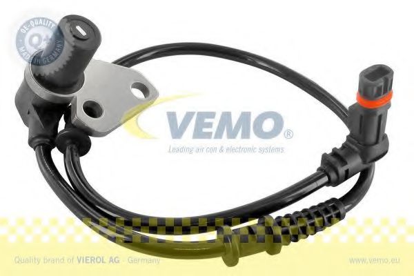 V30-72-0137 VEMO Sensor, wheel speed