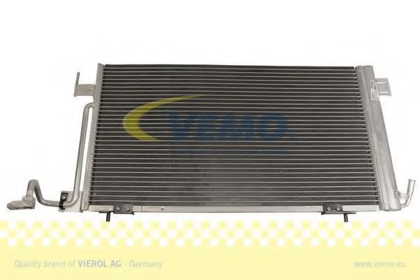 V42-62-0002 VEMO Condenser, air conditioning