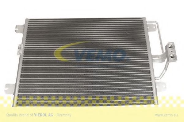 V46-62-0006 VEMO Condenser, air conditioning