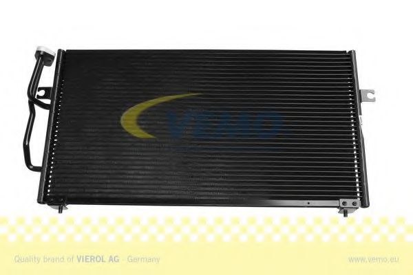 V95-62-0004 VEMO Condenser, air conditioning