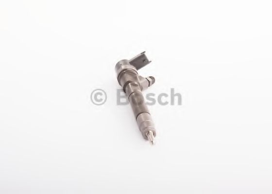 0 445 110 141 BOSCH Mixture Formation Nozzle and Holder Assembly