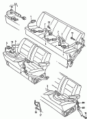 Yolcu bölmesinde bel ke-
merl<br/>3 koltuklu katlan arka
kolt sırası ve 2 koltuklu
katlan sırtlıklı ön kolt
sırası bulunan araçl için