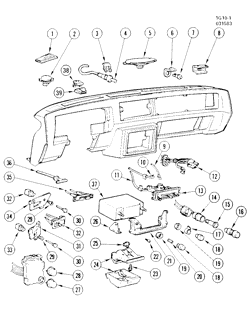 PARE-BRISE - ESSUI-GLACE - RÉTROVISEURS - TABLEAU DE BOR - CONSOLE - PORTES Chevrolet Monte Carlo 1982-1988 G INSTRUMENT PANEL PART 1